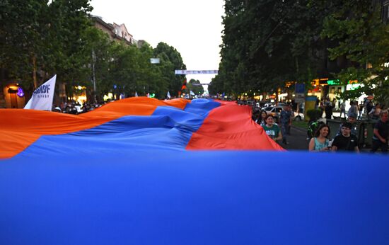 Предвыборный митинг сторонников Р. Кочаряна в Ереване