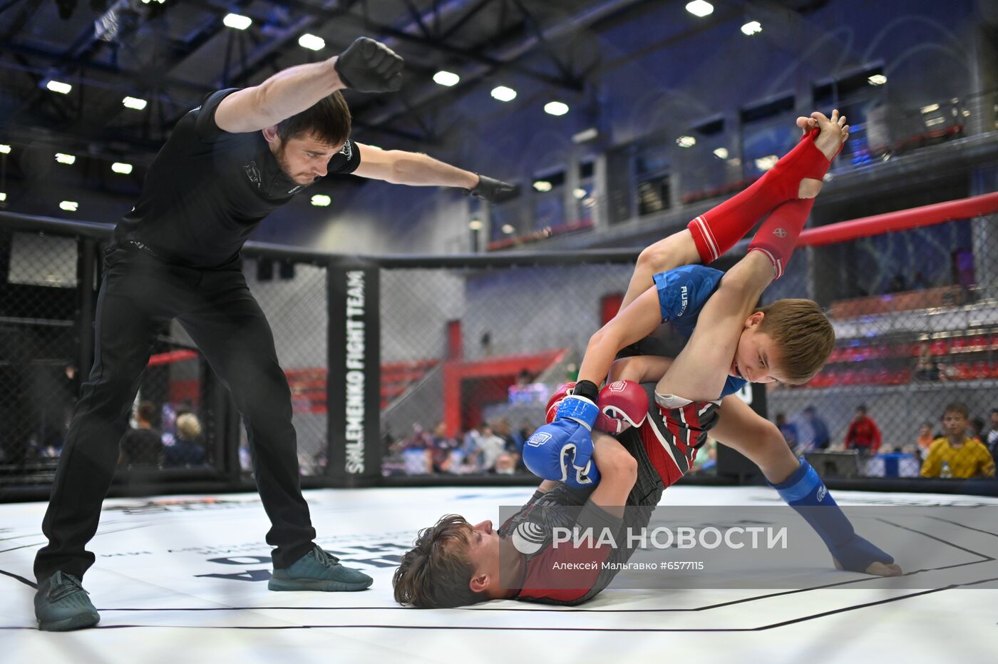 Соревнования по ММА в Омске