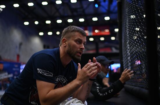 Соревнования по ММА в Омске