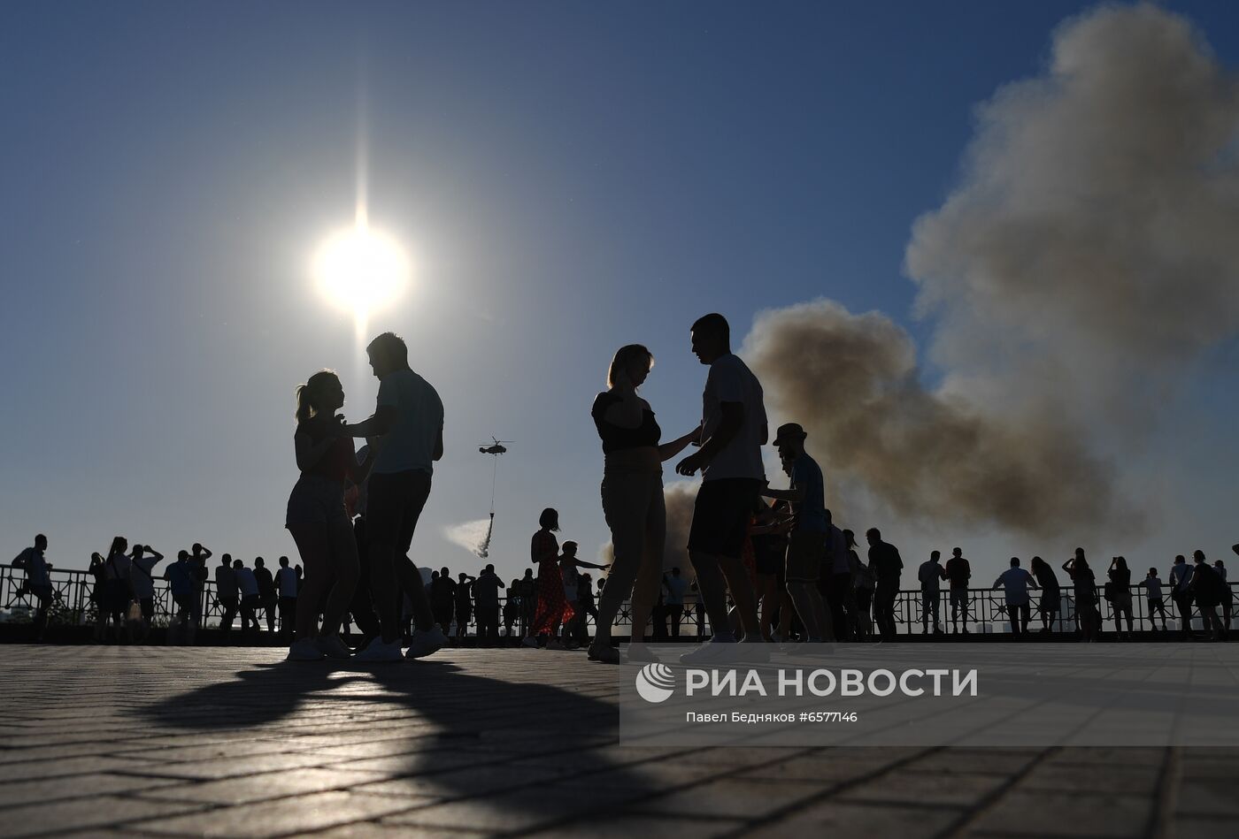 Склад пиротехники горит в Москве