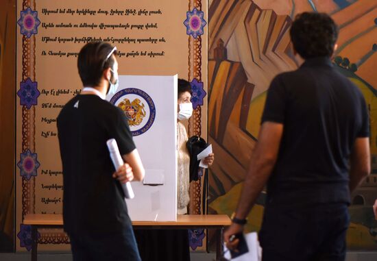 Досрочные парламентские выборы в Армении