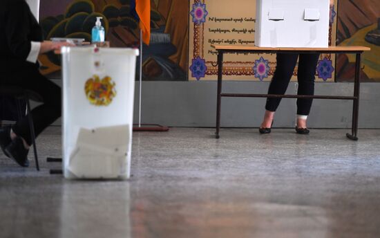 Досрочные парламентские выборы в Армении