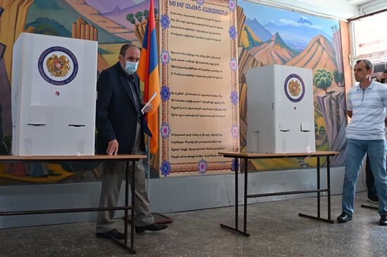 Досрочные парламентские выборы в Армении