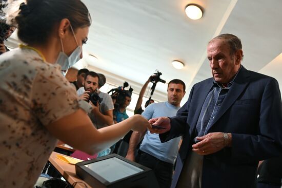 Досрочные парламентские выборы в Армении