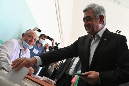 Досрочные парламентские выборы в Армении