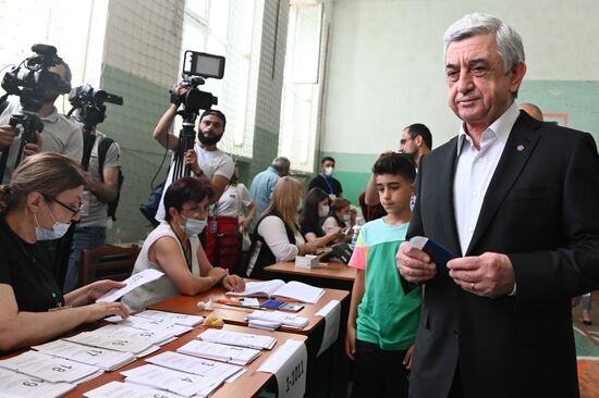 Досрочные парламентские выборы в Армении