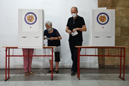 Досрочные парламентские выборы в Армении