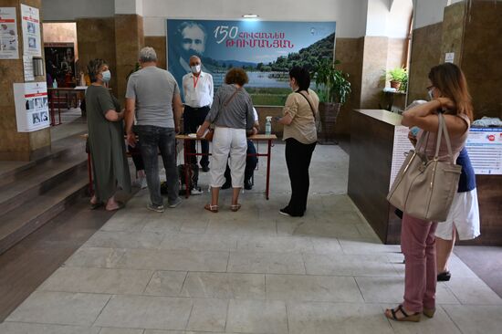 Досрочные парламентские выборы в Армении