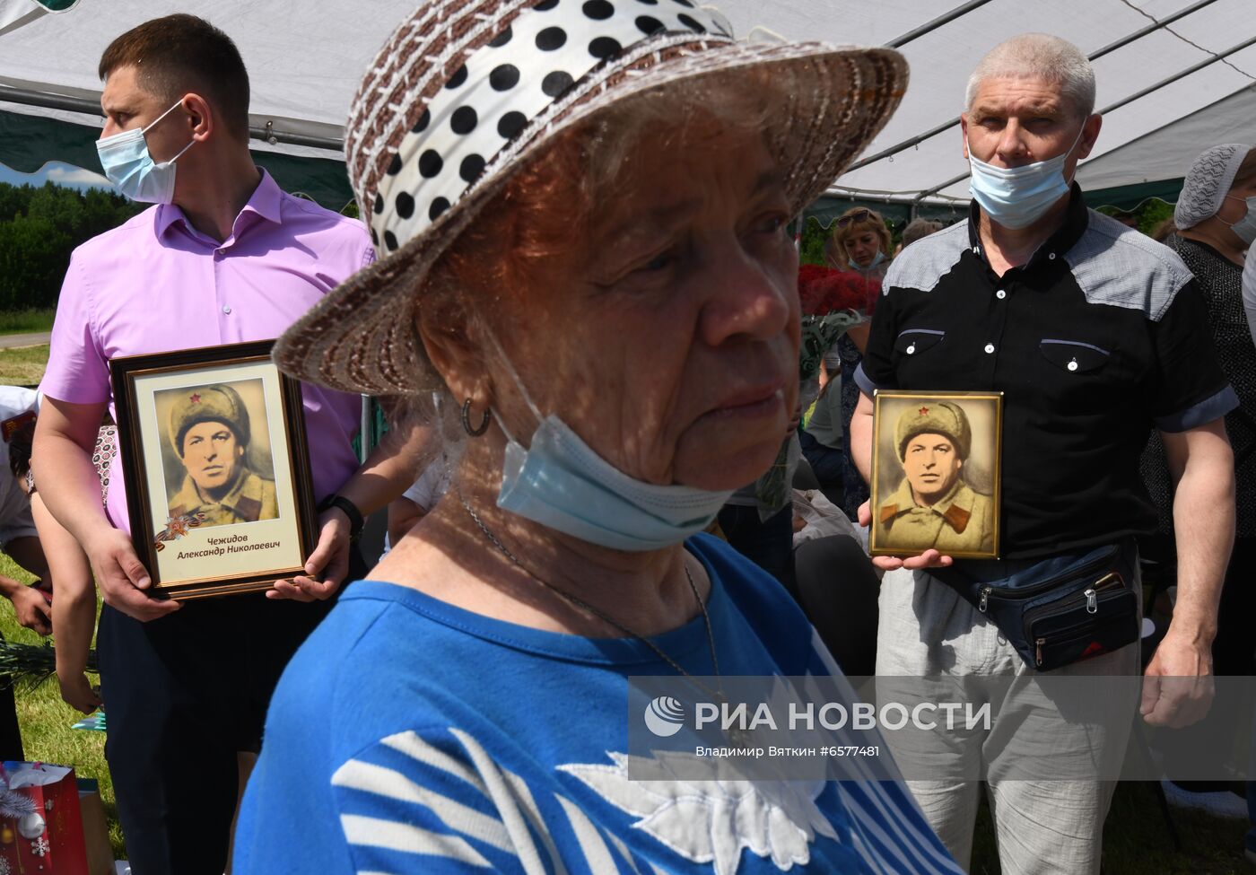 Церемония перезахоронения красноармейцев, погибших в битве в Подмосковье 