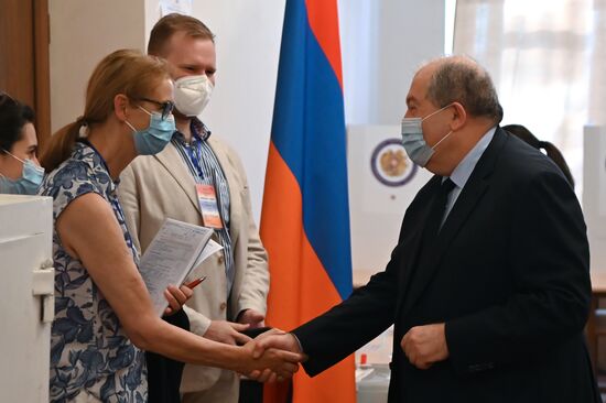 Досрочные парламентские выборы в Армении