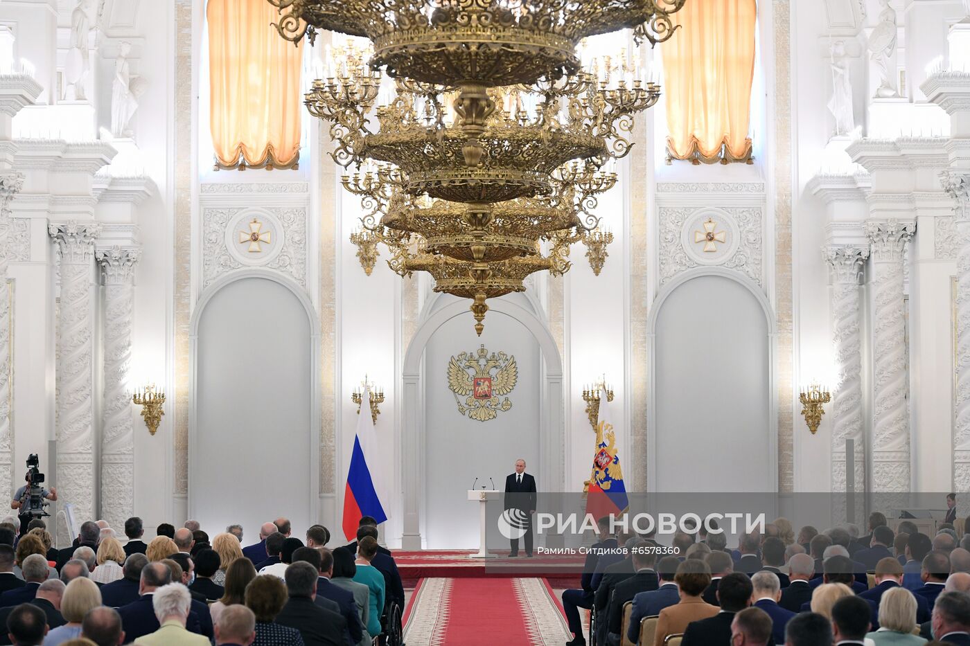 Президент РФ В. Путин провел встречу с депутатами Государственной Думы РФ седьмого созыва