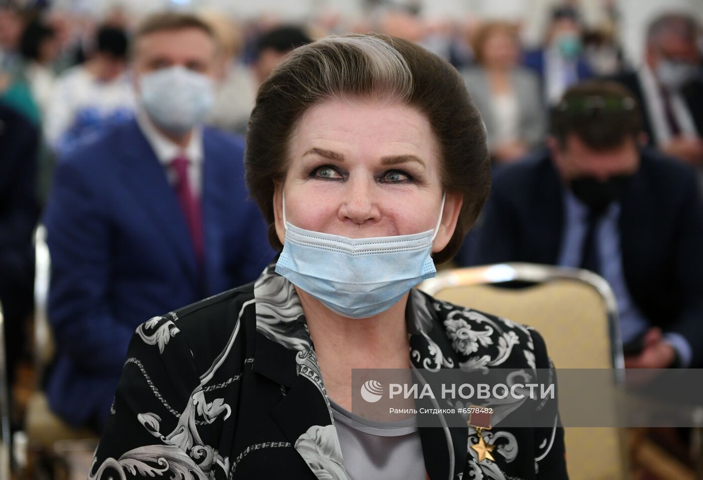 Президент РФ В. Путин провел встречу с депутатами Государственной Думы РФ седьмого созыва