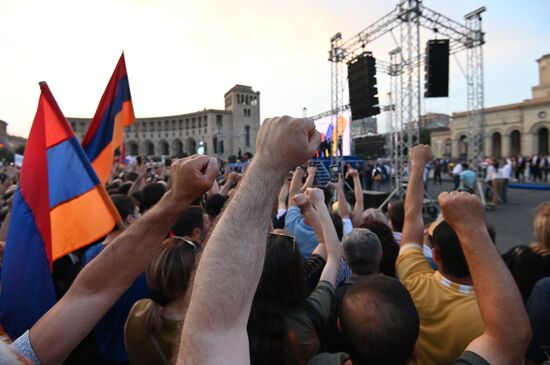 Митинг сторонников Н. Пашиняна в Ереване 