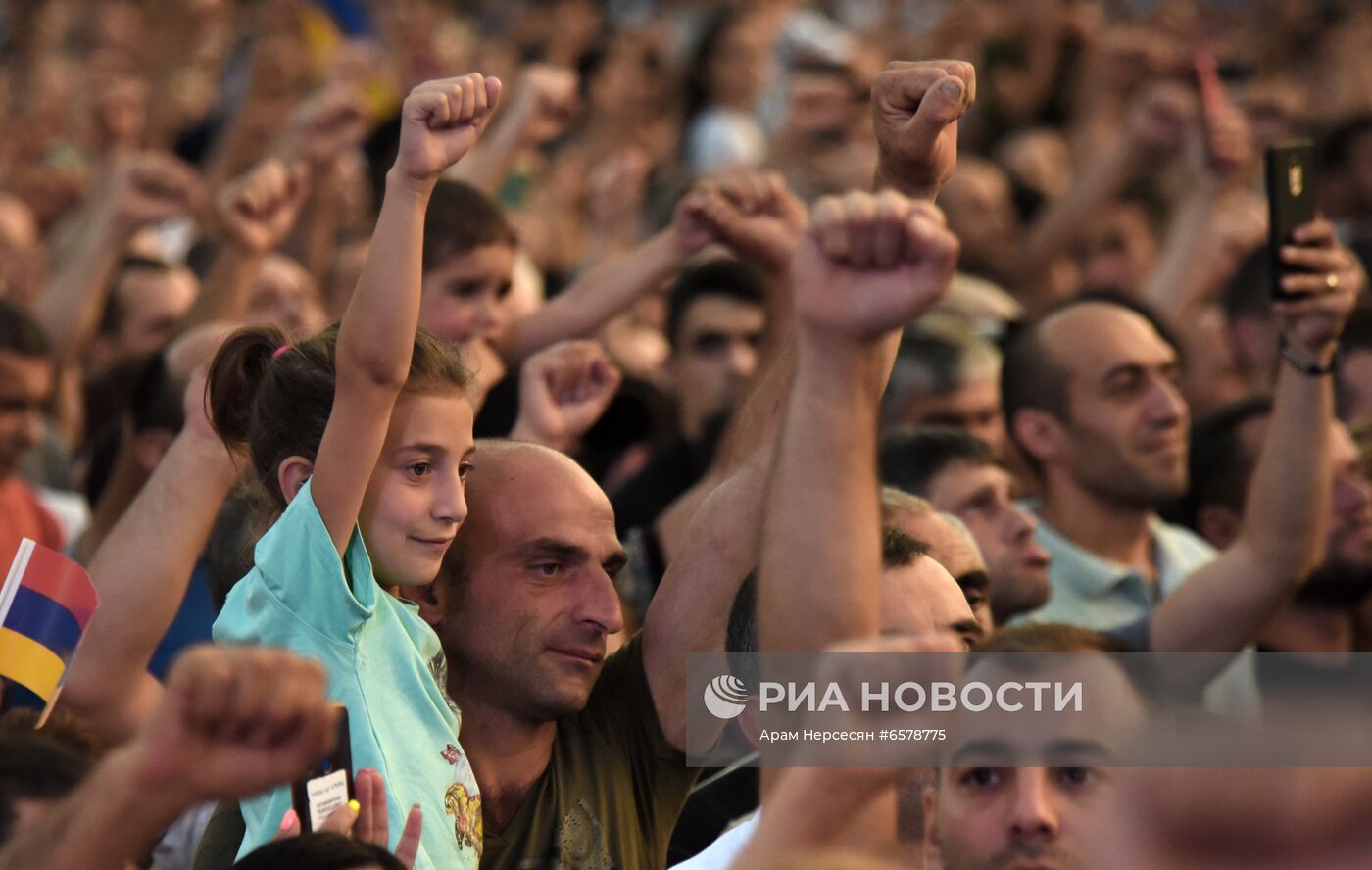 Митинг сторонников Н. Пашиняна в Ереване 