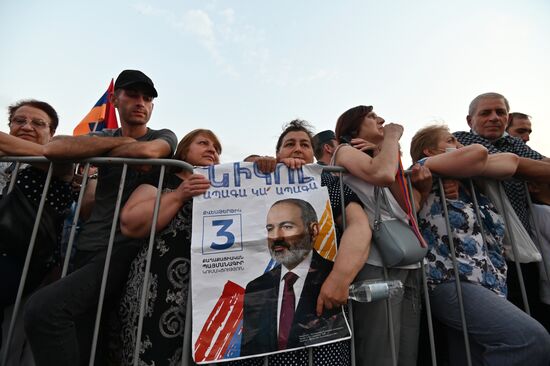 Митинг сторонников Н. Пашиняна в Ереване 