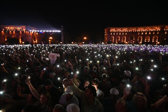 Митинг сторонников Н. Пашиняна в Ереване 