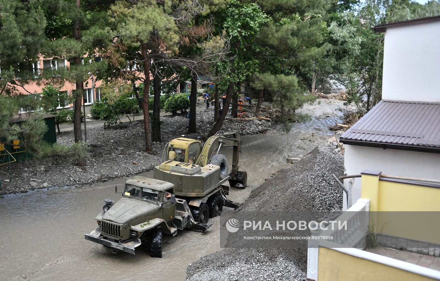 Ликвидация последствий наводнения в Ялте