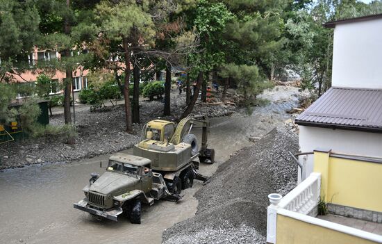 Ликвидация последствий наводнения в Ялте