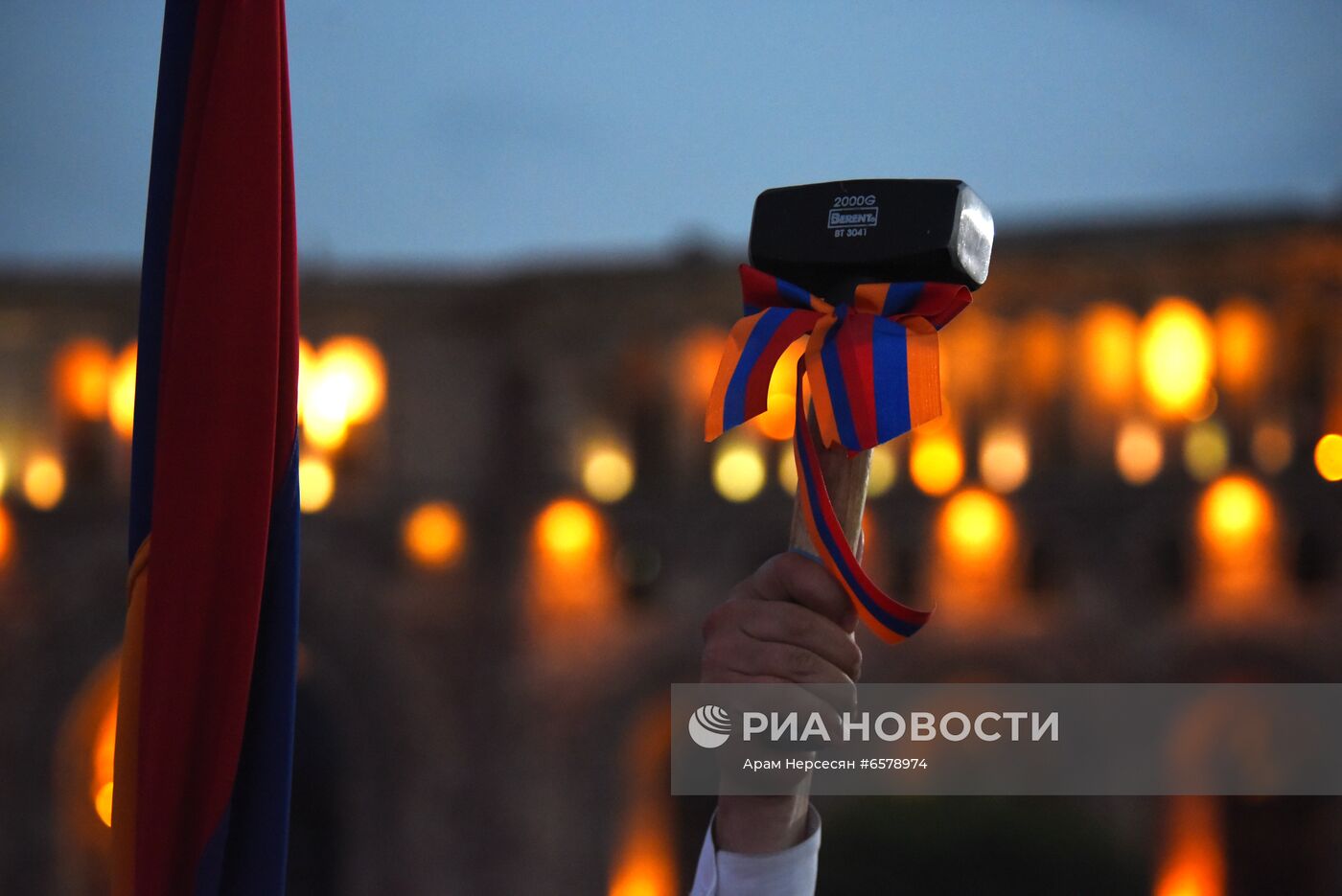 Митинг сторонников Н. Пашиняна в Ереване 