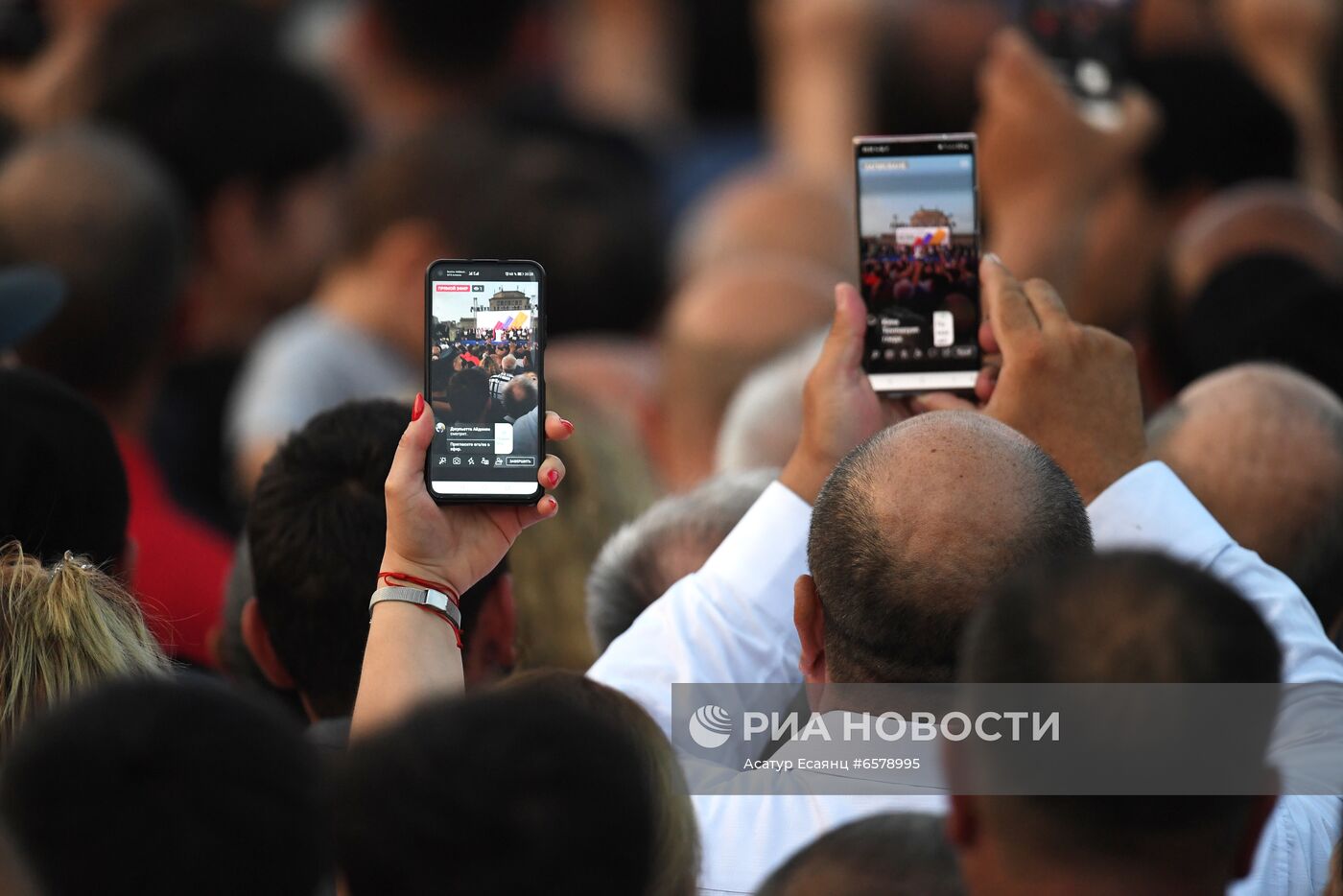 Митинг сторонников Н. Пашиняна в Ереване 