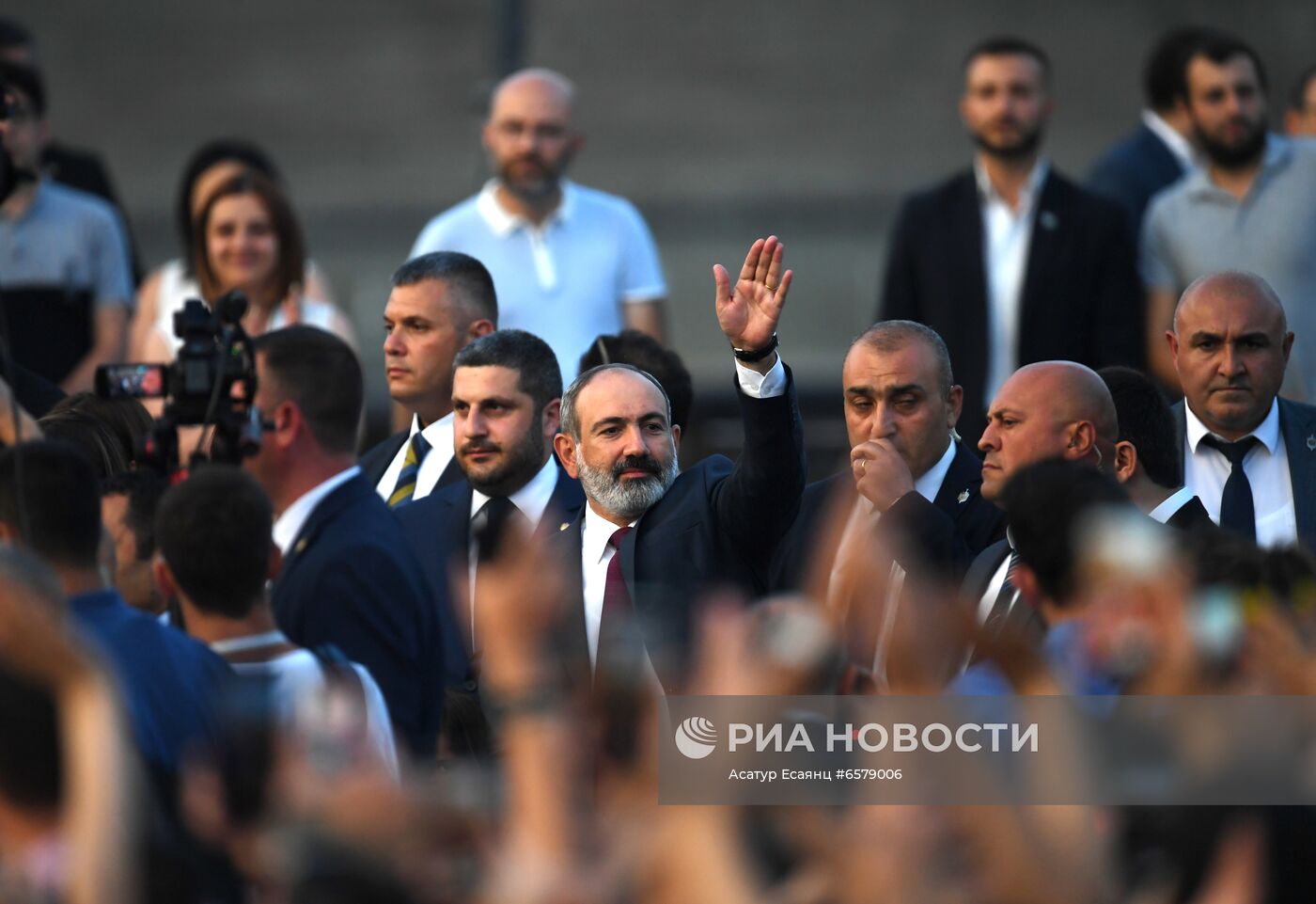 Митинг сторонников Н. Пашиняна в Ереване 