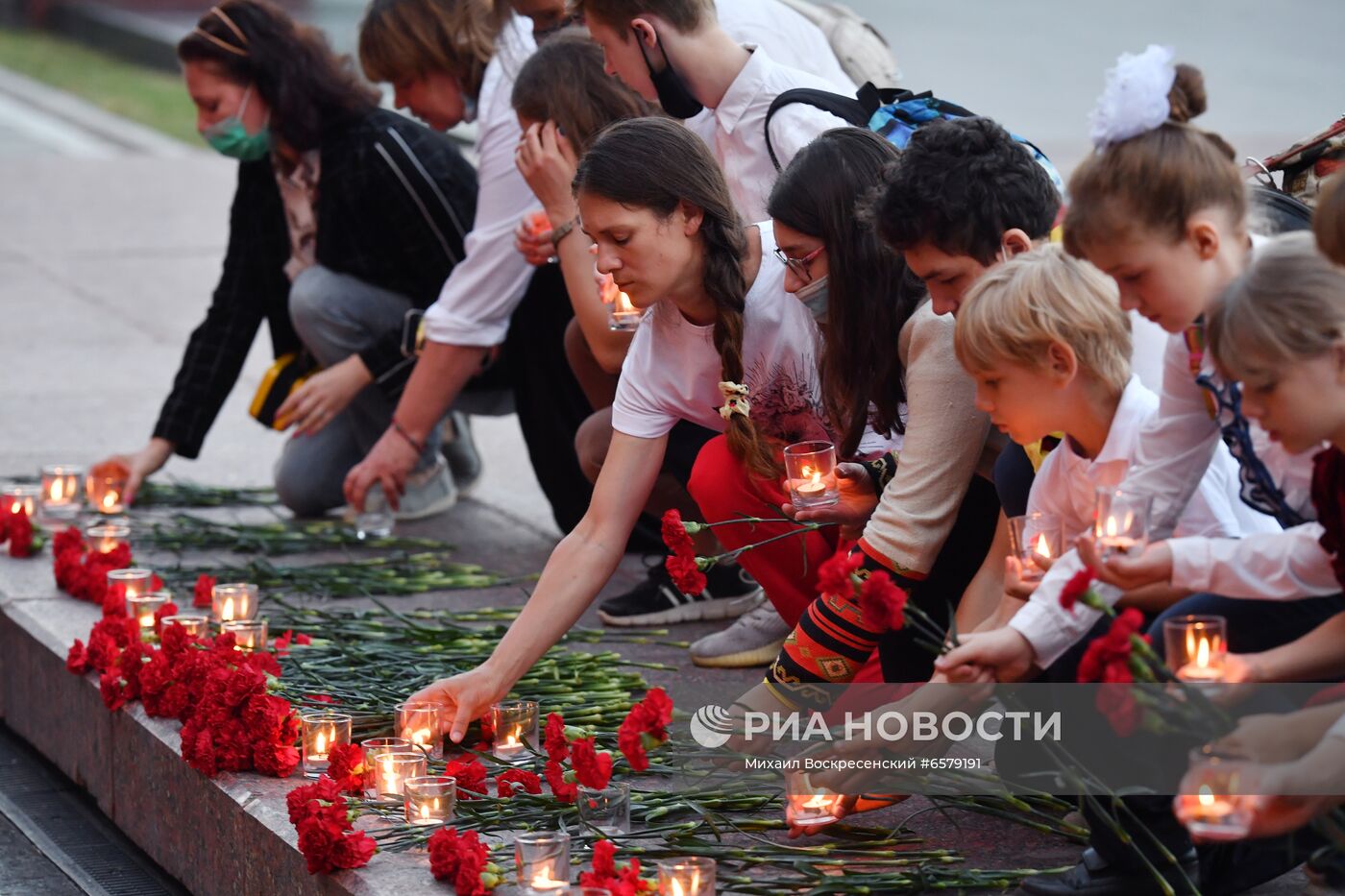 Акция "Вахта памяти. Вечный огонь" в Александровском саду