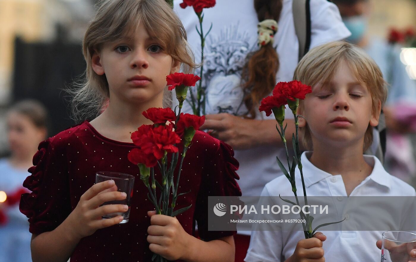 Акция "Вахта памяти. Вечный огонь" в Александровском саду