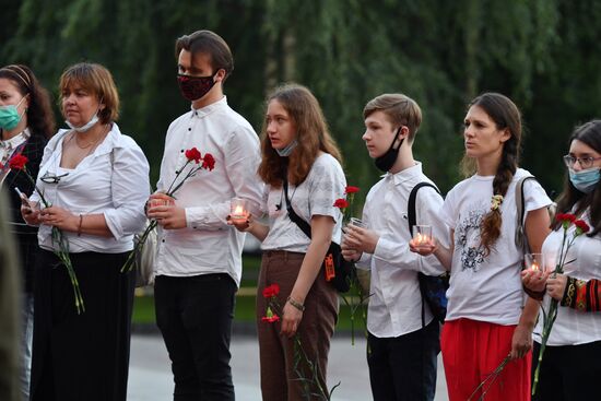 Акция "Вахта памяти. Вечный огонь" в Александровском саду