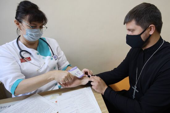 Вакцинация священнослужителей в Краснодарском крае