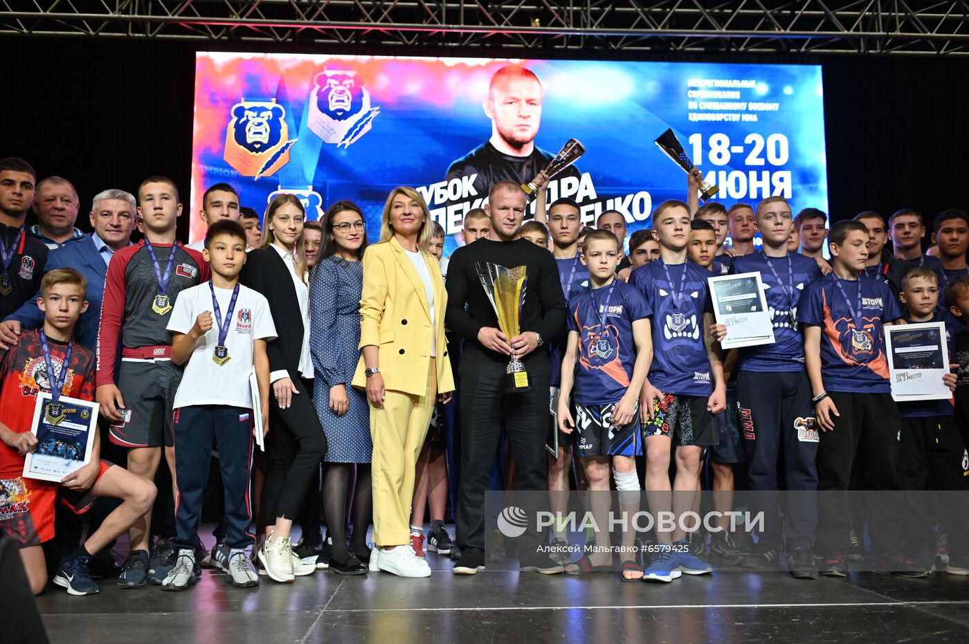 Соревнования по ММА в Омске