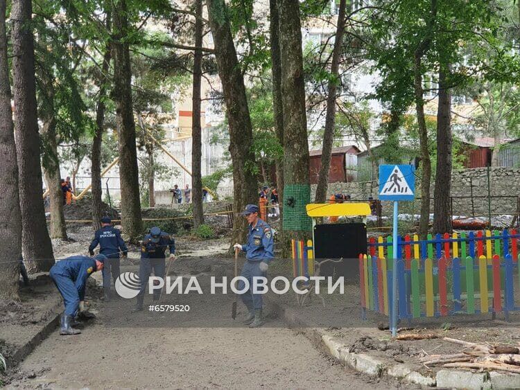 Аварийно-восстановительные работы в Крыму после подтоплений