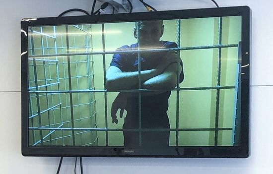 Суд перенес заседание по иску Навального о признании его склонным к побегу на 25 июня