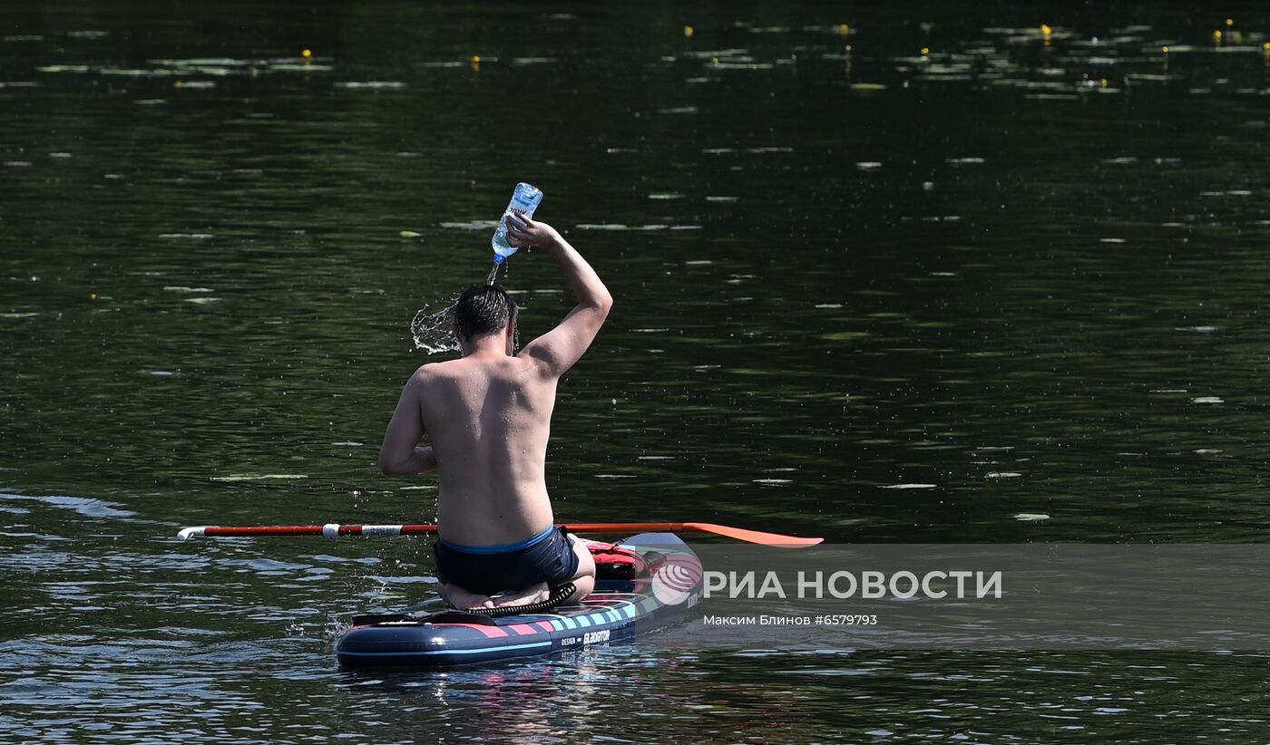 Жаркая погода в Москве