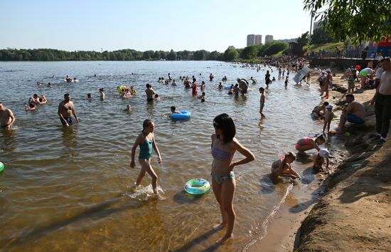 Жаркая погода в Москве