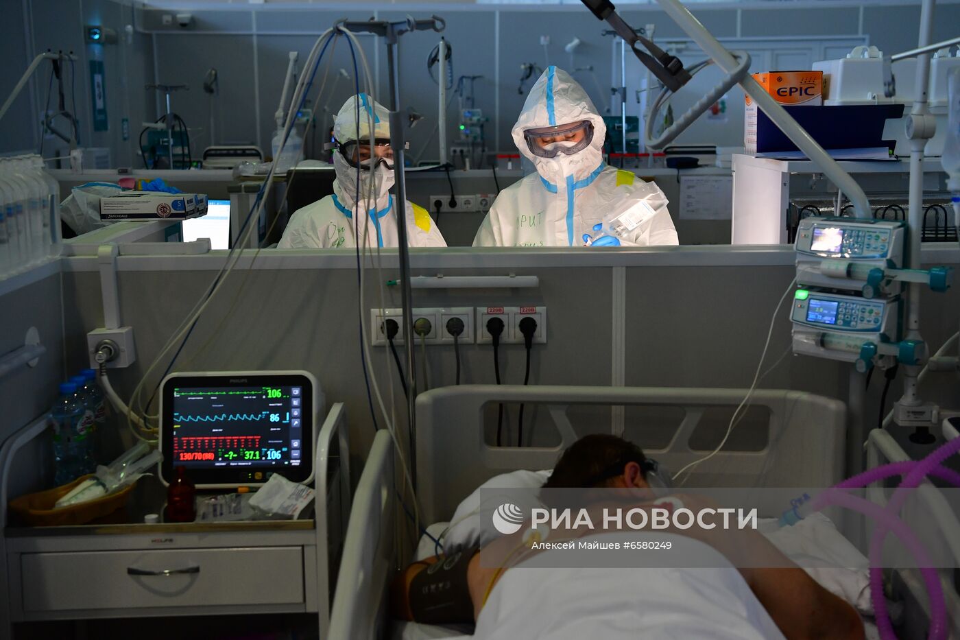 Резервный госпиталь COVID-19 в КВЦ "Сокольники"