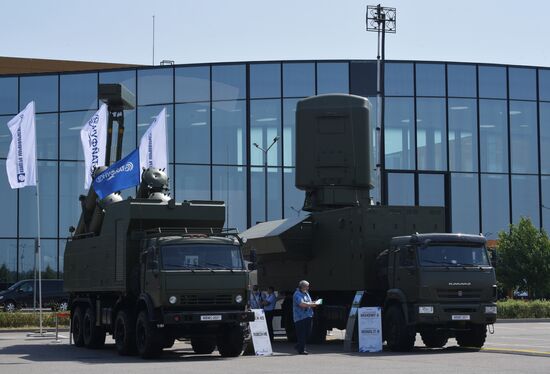 Международный военно-морской салон в Санкт-Петербурге