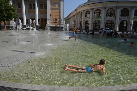 Жаркая погода в Москве