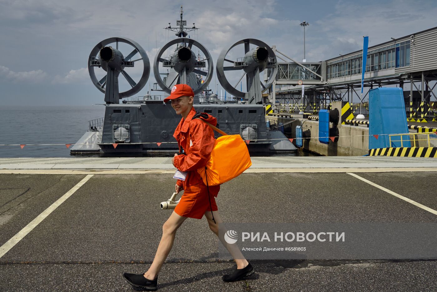 Международный военно-морской салон в Санкт-Петербурге