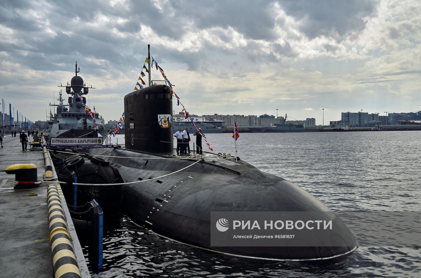 Международный военно-морской салон в Санкт-Петербурге