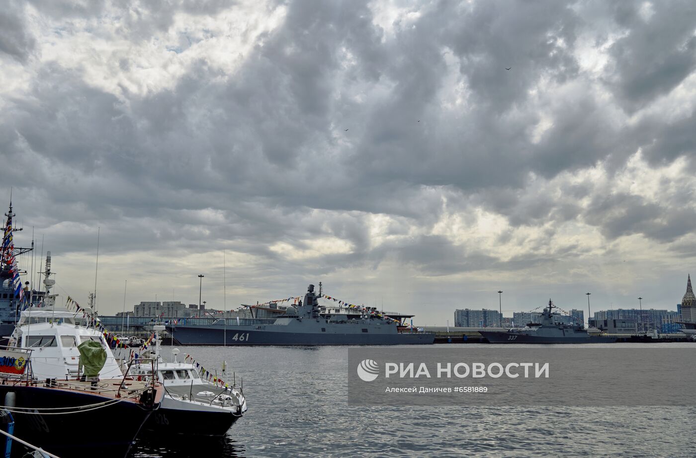 Международный военно-морской салон в Санкт-Петербурге