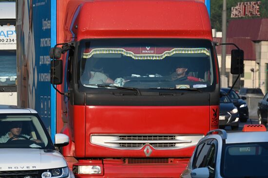Новые правила передвижения грузовиков тяжелее 3.5 т по МКАД и ЦКАД вступят не раньше июля 