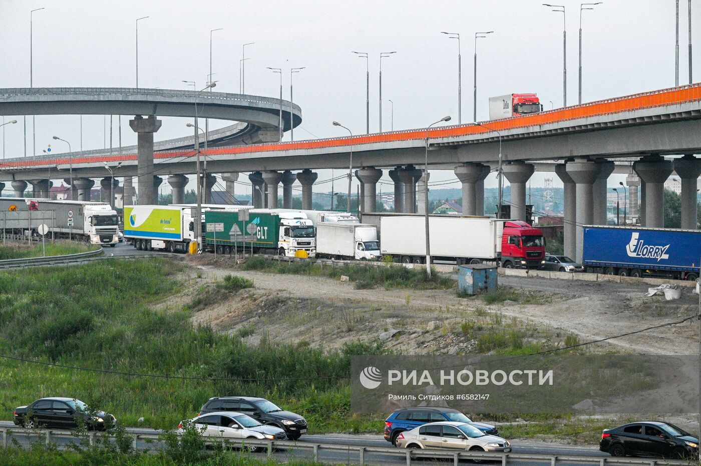 Новые правила передвижения грузовиков тяжелее 3.5 т по МКАД и ЦКАД вступят не раньше июля