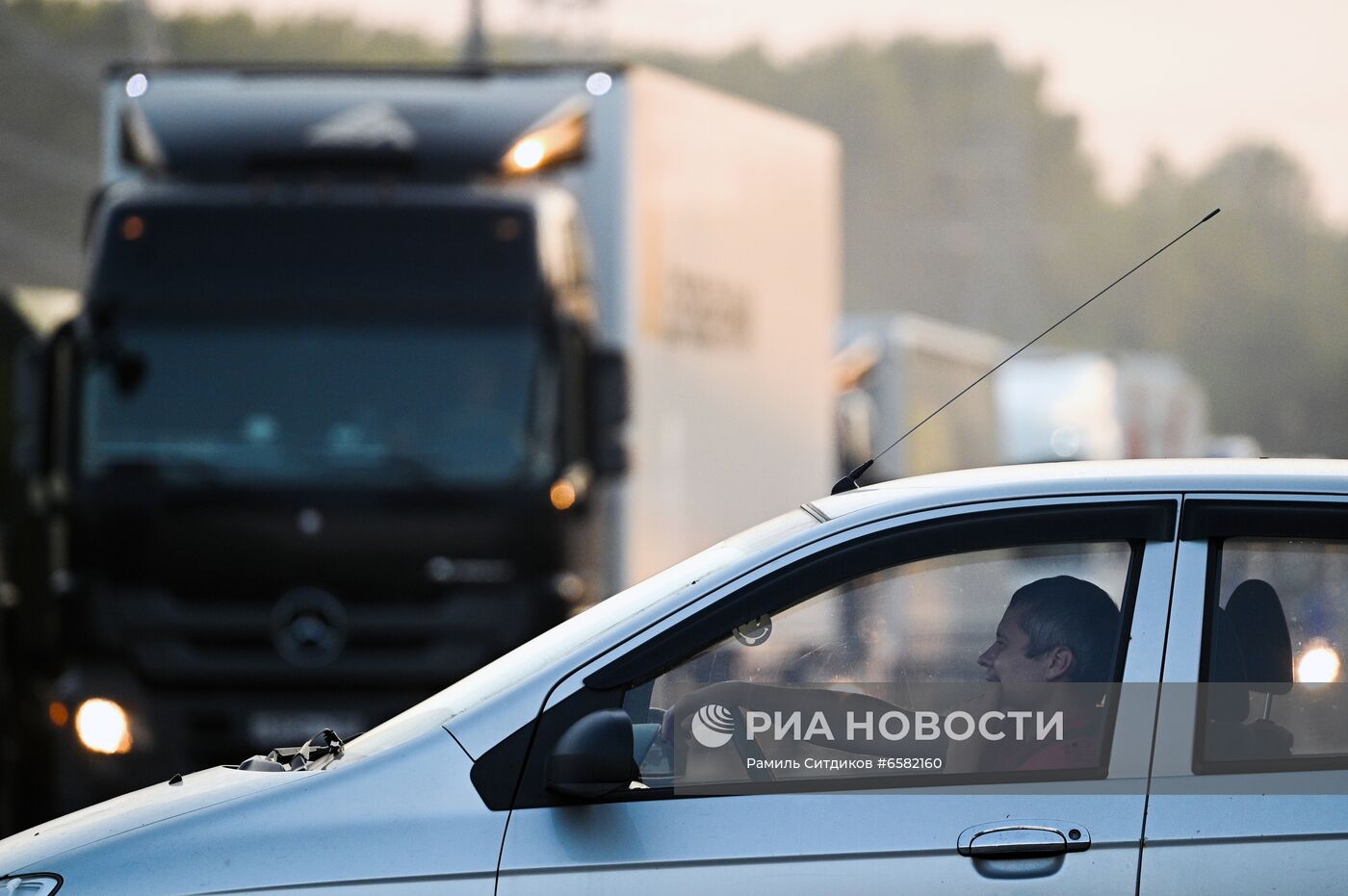 Новые правила передвижения грузовиков тяжелее 3.5 т по МКАД и ЦКАД вступят не раньше июля 