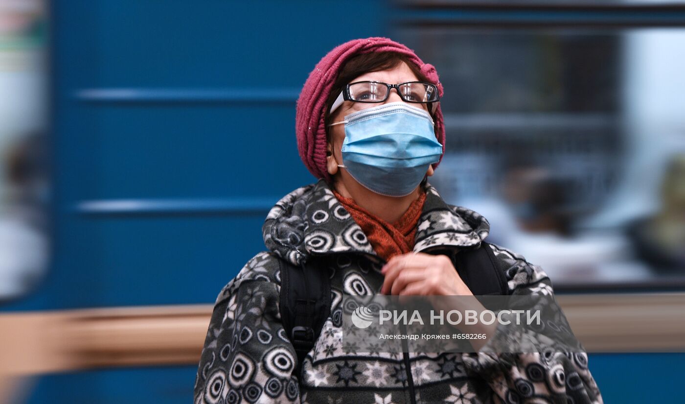 Проверка соблюдения масочного режима в метро Новосибирска