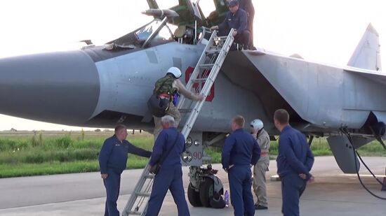 Переброска в Сирию российских истребителей с ракетами "Кинжал"