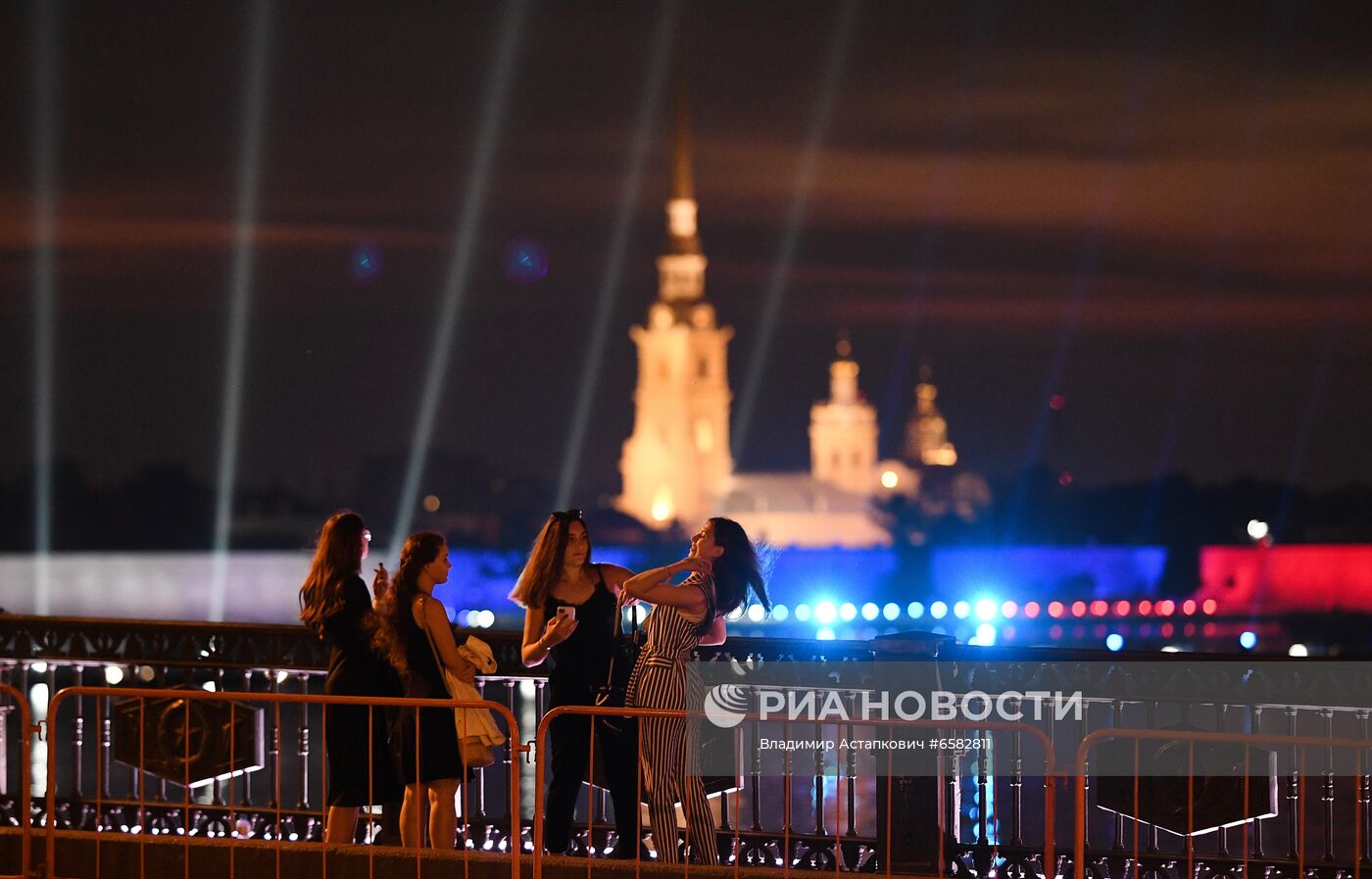 Праздник выпускников "Алые паруса" в Санкт-Петербурге