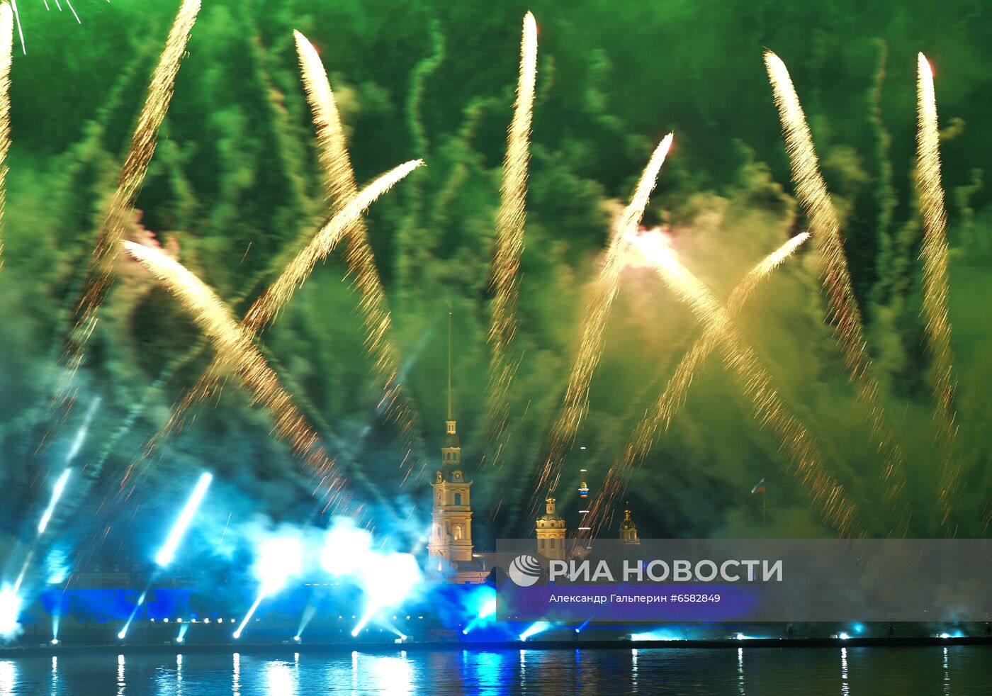 Праздник выпускников "Алые паруса" в Санкт-Петербурге