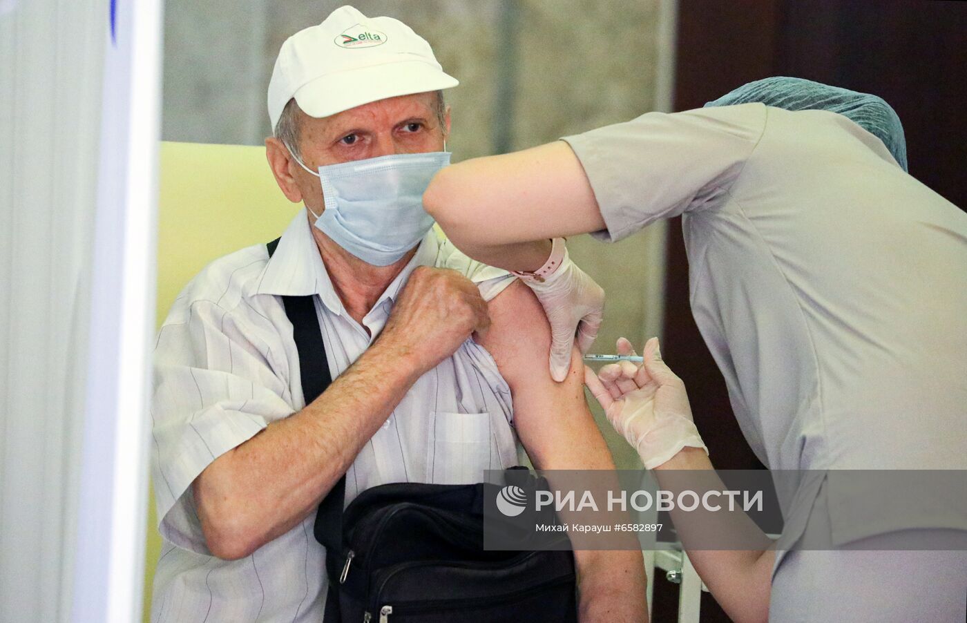 "Марафон" вакцинации российской вакциной "Спутник V" в Кишиневе