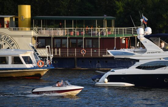 Жаркая погода