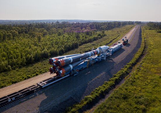 РН "Союз-2.1б" установлена на стартовом столе космодрома Восточный 